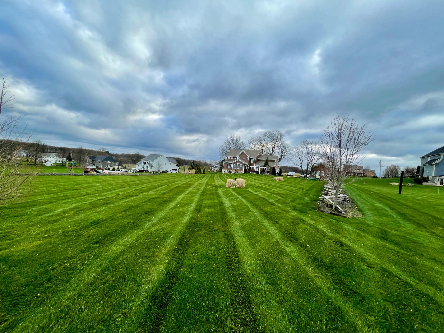 Professional lawn care & mowing services in North Canton, Ohio